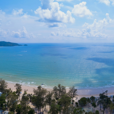 Luxury Phuket Getaway at Le Meridien Beach Resort